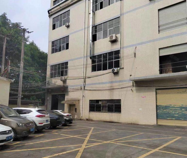 带现成航车 大岭山镇杨屋村空出标准1楼700平方低价厂房出租