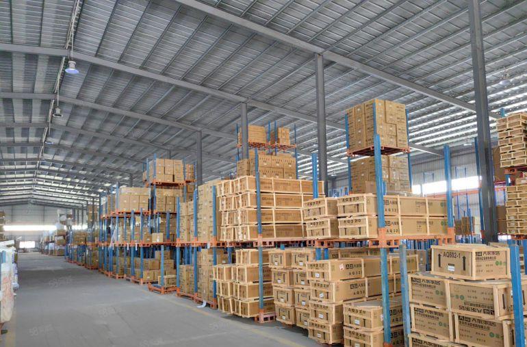 大岭山镇高速口8000平钢结构滴水9米，实际面积出租，低价租