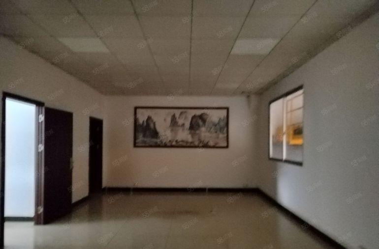 高度10米两部10吨航车的单一层厂房，水电齐全