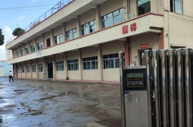 大岭镇一楼二楼各1000平现成装修办公室，水电齐全，超大空地