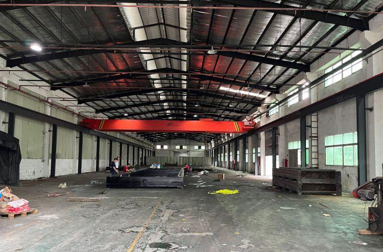 大岭山镇原房东9米高钢构2000平带现成航车低价出租临近深圳