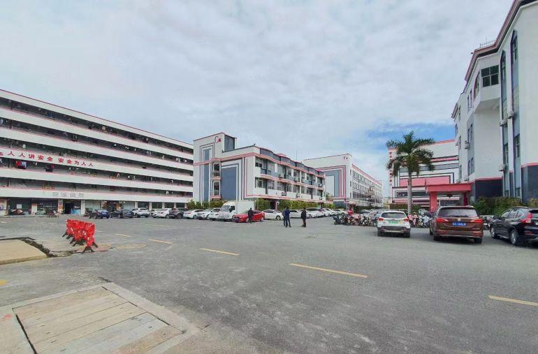 大岭山工业区红本厂房楼上800平精装修水电齐全空地大合同期长