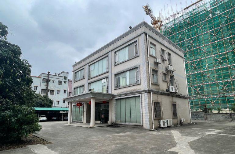 大岭山镇原房东靠松山湖厂房出租洁净车间可办环评精装修拎包生产