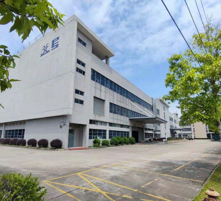 大岭山工业区花园厂房分租楼2200平方，带现成水电和办公