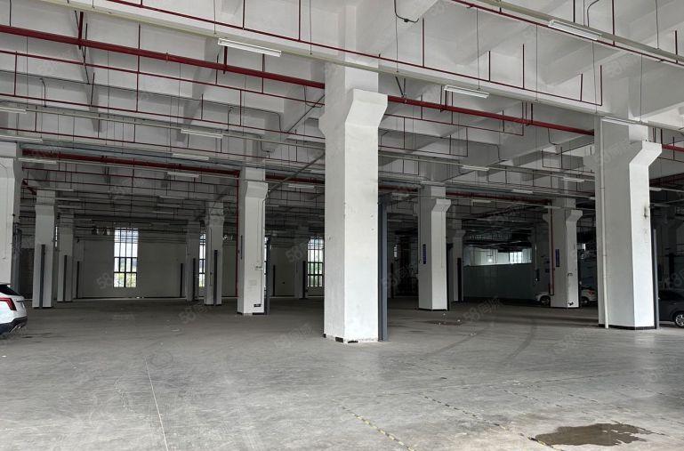 松山湖1公里高速路口重工业厂房急租1楼9.2米23楼6.5