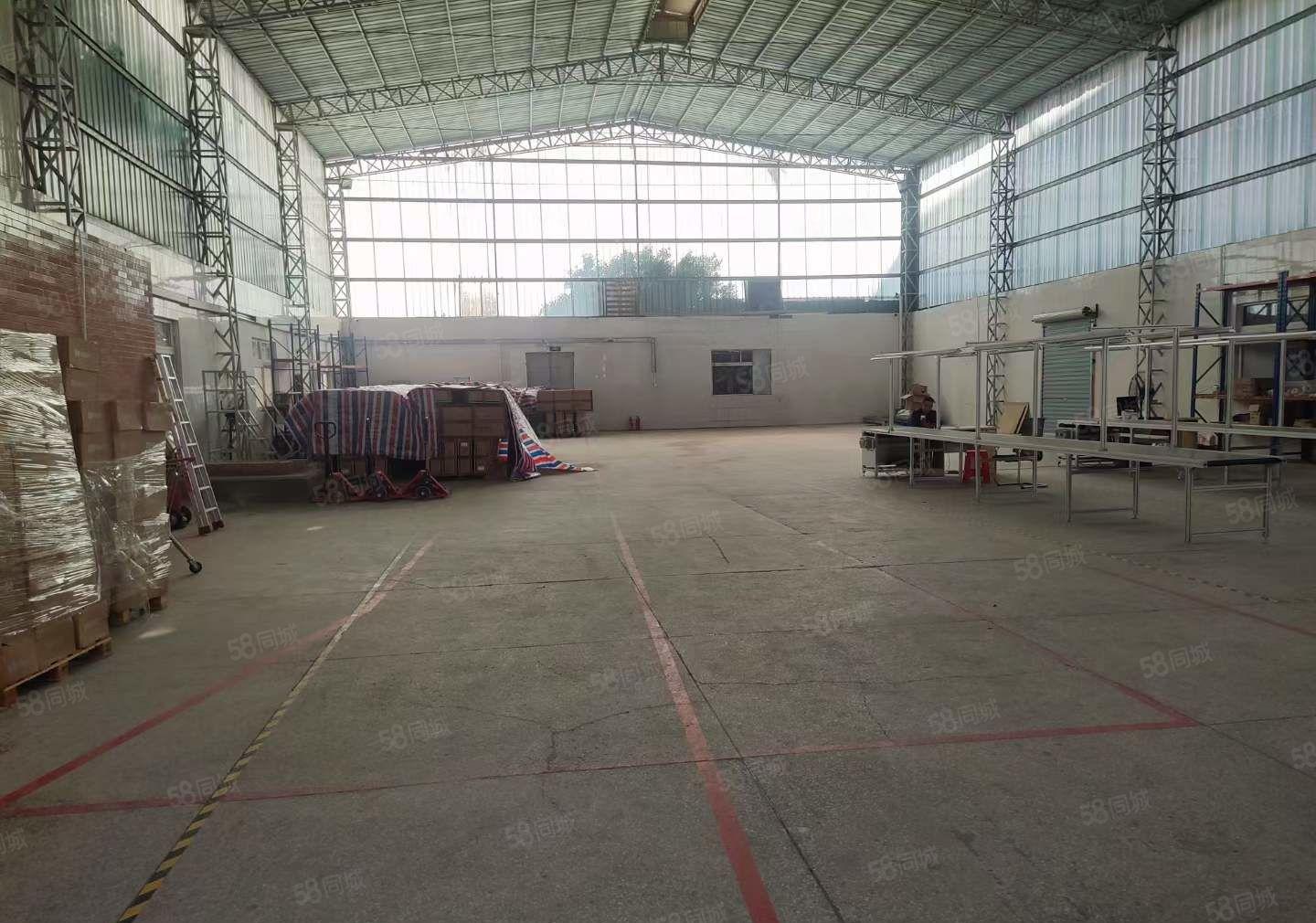 大岭山石大路边上新出厂房850平方.高度9米.中间无柱子。