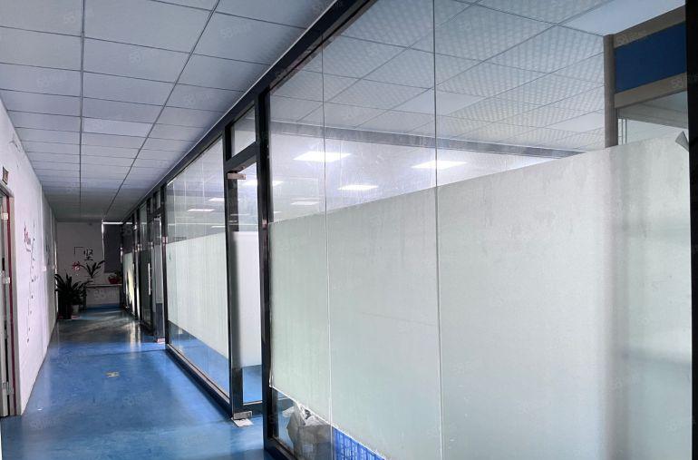 大岭山原房东独门独院厂房出租！7500平方可分租