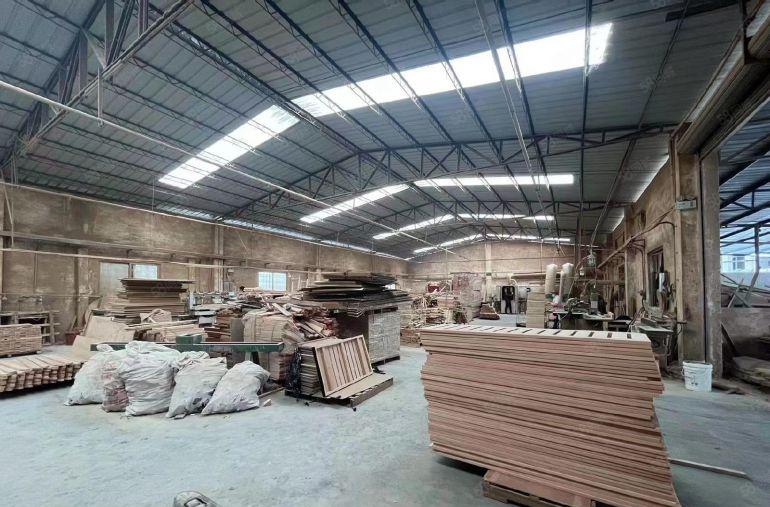 临近高速  大岭山出租原房东钢构厂房1300平 可办环评可租