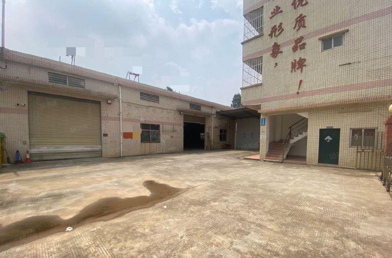 大岭山单一层小独院2400平方，滴水8米，可近拖头车