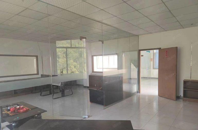 给钱就租大岭山杨屋村厂房出租400平带货梯 现成装修环境好