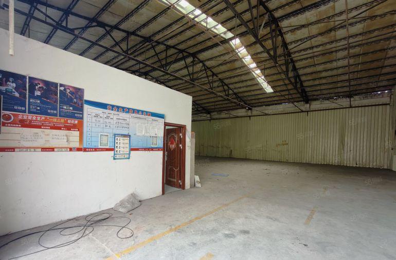 大岭山鸡翅岭单一层950平可分租，厂房方正好用，水电线路齐全