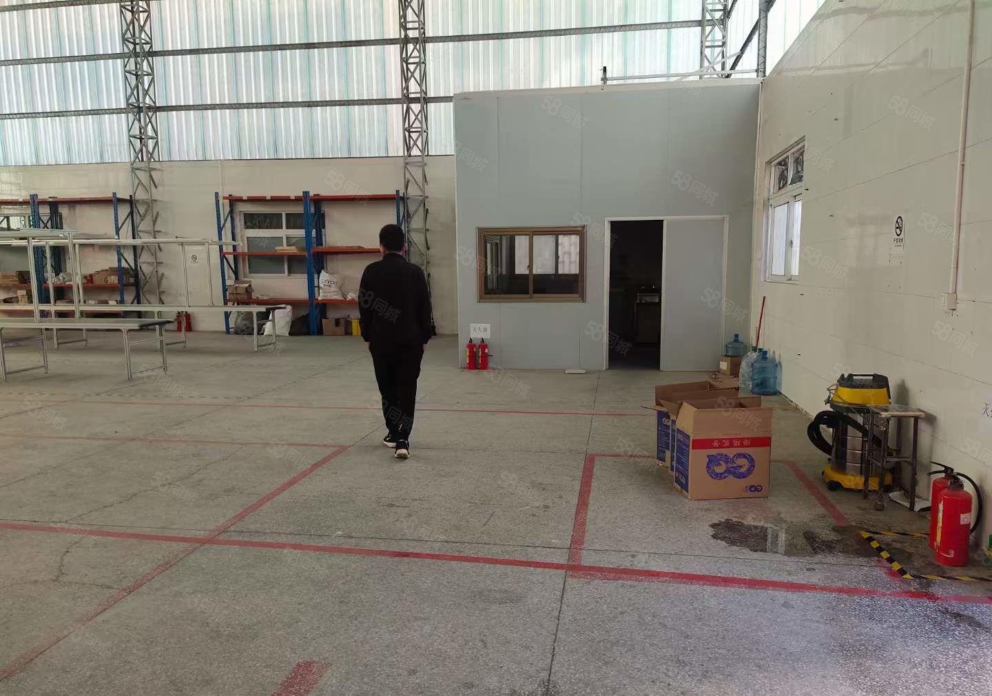 大岭山石大路边上新出厂房850平方.高度9米.中间无柱子。