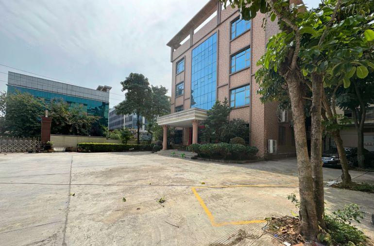 大岭山独门独院厂房出租，水电齐全工业用地，一手房东低价出租