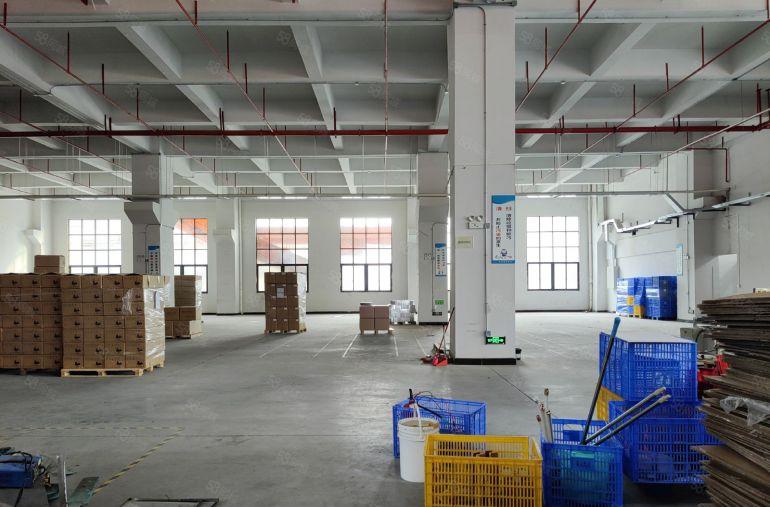 石碣精装修厂房出租200~1000平方，水电齐全，形象好