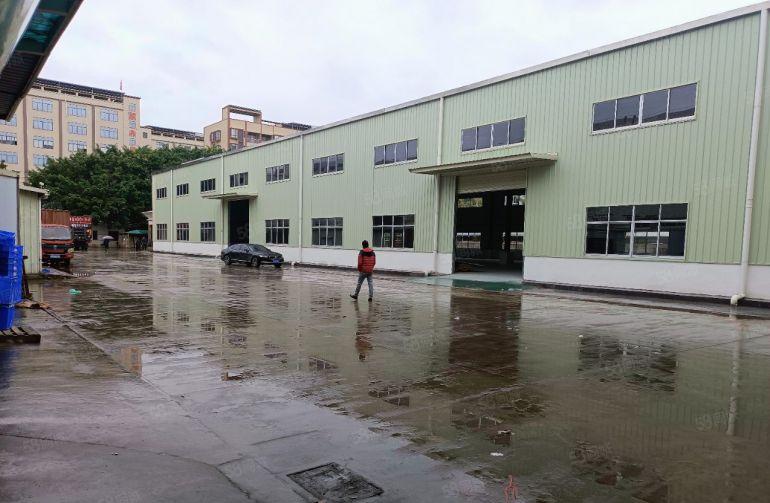 石碣镇小独院，钢构1300平方出租，价格13元，高度9米