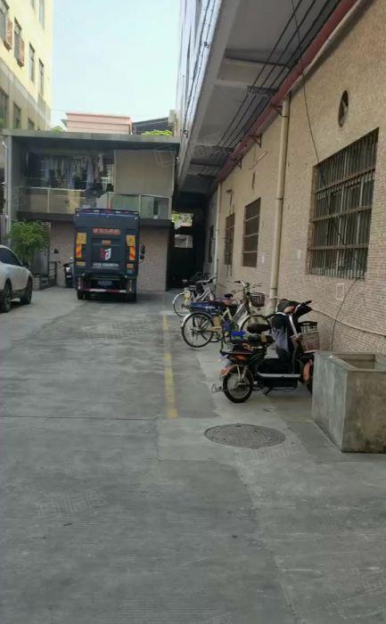 石碣刘屋独院厂房 1楼1100平方，租金22可谈，宿舍按需