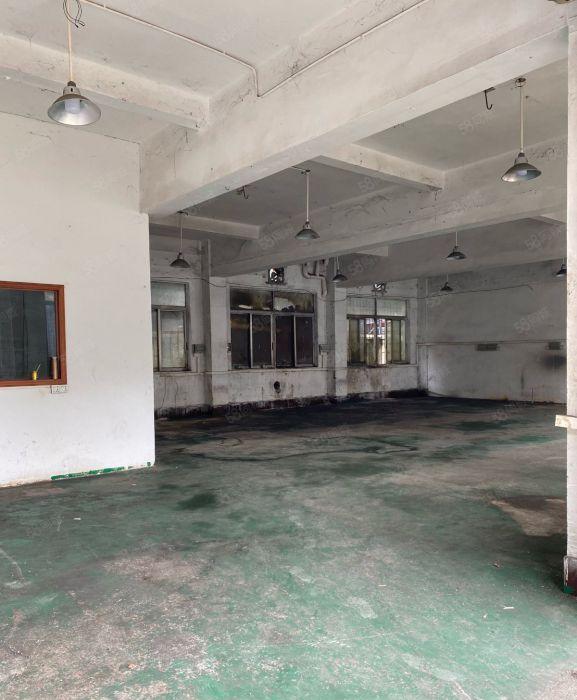 石碣标准厂房，招工方便，出入便利