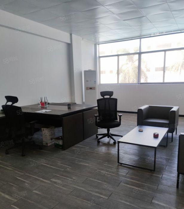 石碣镇新出楼上厂房出租4500平方，现成装修办公室