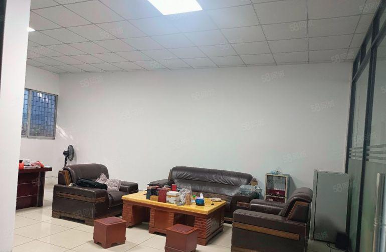 石碣镇小独院，钢构1300平方出租，价格13元，高度9米