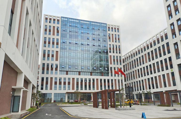 业主直租10块一平！石龙二桥出口1500平原房东全新厂房出租