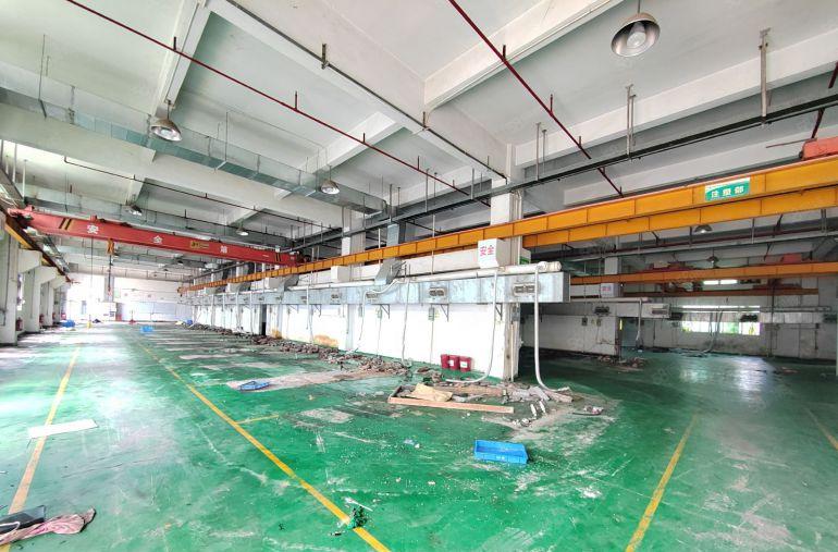 急租！ 三中村一楼2000平厂房出租，层高6米，现成航车！