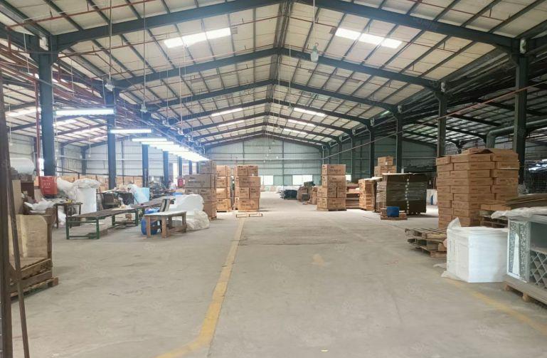 清溪三中独院单一层厂房仓库出租，高10米丙二类消防 空地超大