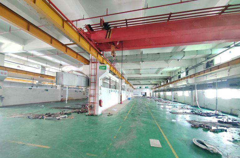 急租！ 三中村一楼2000平厂房出租，层高6米，现成航车！