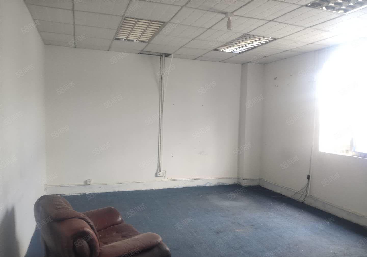 清溪大利银湖工业区附近新空一楼300平方原房东厂房出租