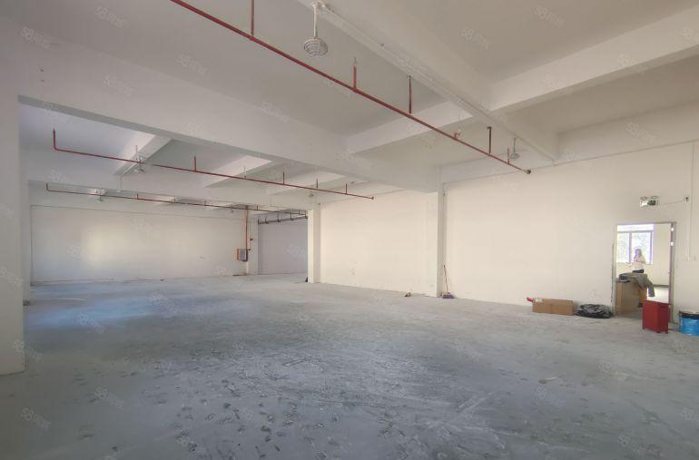 9.9元！谢坑新出楼上精装修700平标准厂房出租