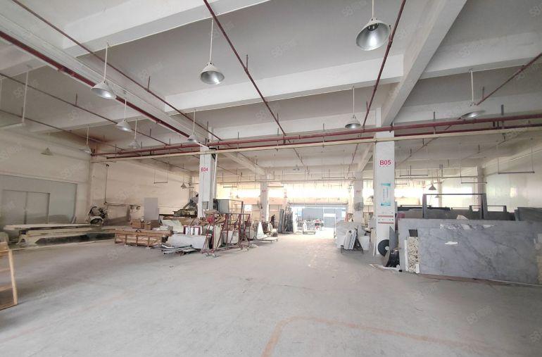 三中村原房东一楼1000平方厂房出租，水电齐全，可办环评