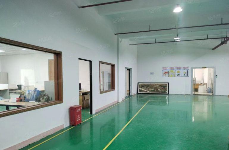 清溪厂房1480平带办公室8.8元出租，全新地坪漆！