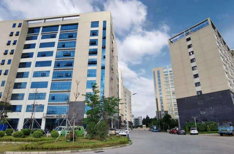 清溪高速口青皇新出原房东楼上3500平厂房仓库出租，拎包生产