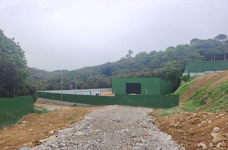 清溪青皇新出山咔咔独门独院2300平空地厂房出租，钢构300