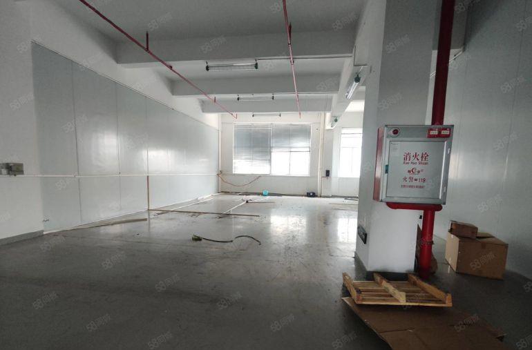 清溪客运站2千平标准厂房，现成装修大小可分，消防齐全可做电池