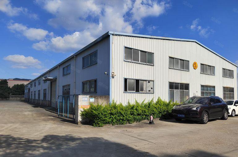 清溪镇三中高速出口附近 单一层独栋钢构3180平 滴水8米