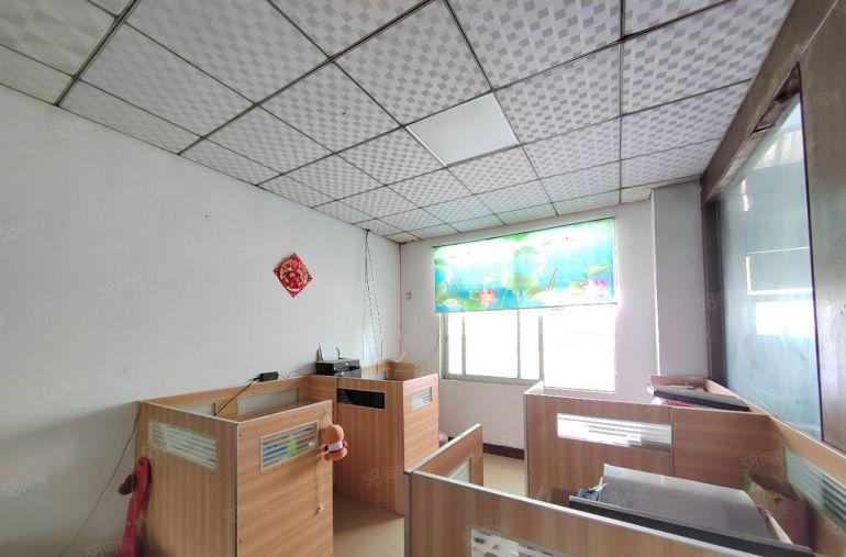 低价出租1400平红本厂房独院可分租水电齐全空地大主干道边上