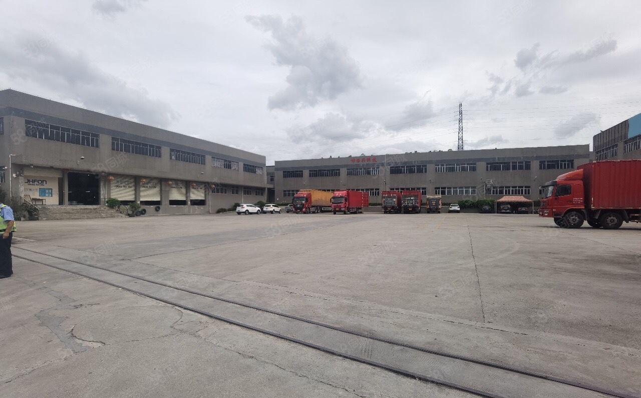 12米高标准厂房一层招租，有卸货平台，空地超大，交通方便！