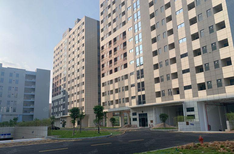 原房东实际面积出租，一整层实际面积2500平方