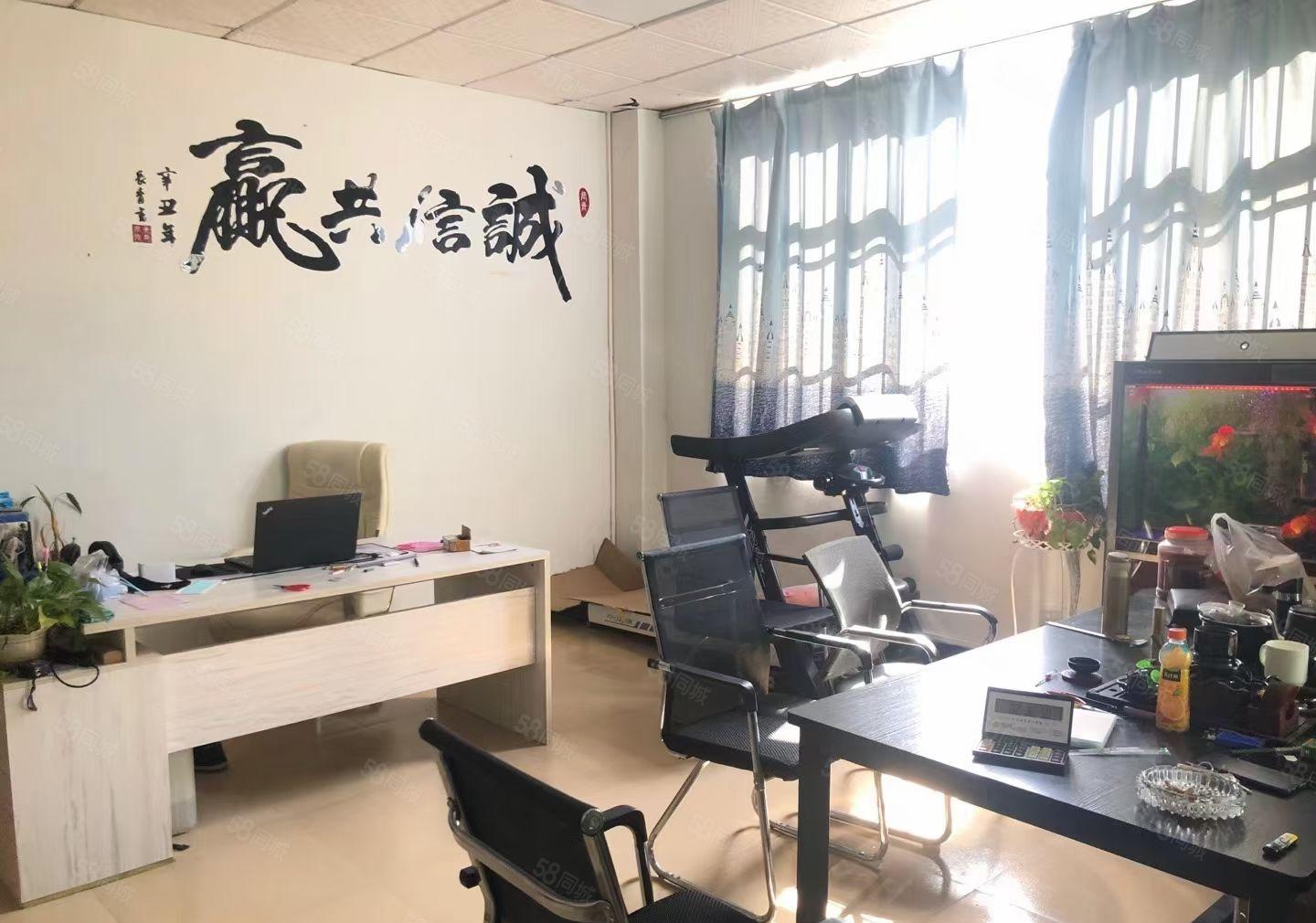 清溪镇中心楼上280平方现成装修厂房出租原电池厂出租