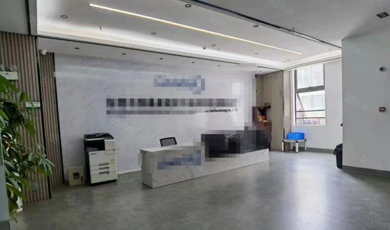 清溪高速口三中靠近凤岗塘厦新出楼上1600平装修厂房仓库出租