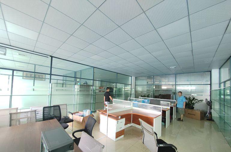 清溪镇楼上1500平，10元厂房出租，精装修，宿舍饭堂配套