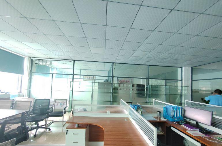 清溪镇楼上1500平，10元厂房出租，精装修，宿舍饭堂配套