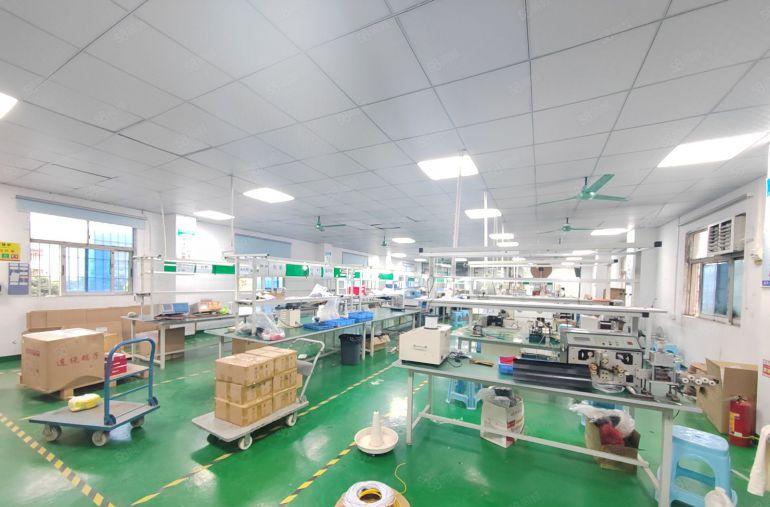 现成豪华精装修，大利村楼上500平米厂房出租，领包入住