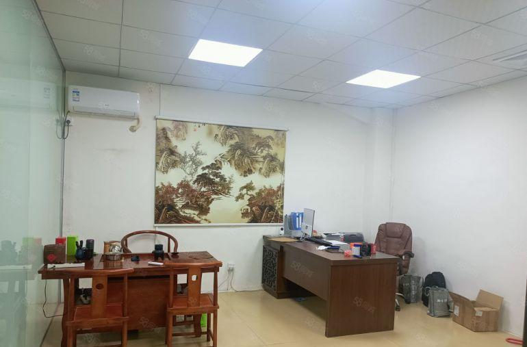 清溪标准厂房二400平方，精装修办公室，水电现成，不要转让费