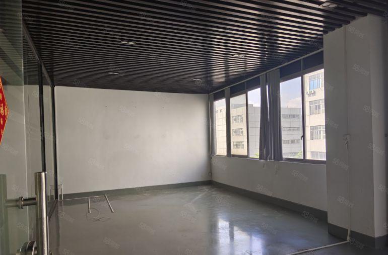 精装修！清溪罗马高速路口新出2楼2500平厂房出租