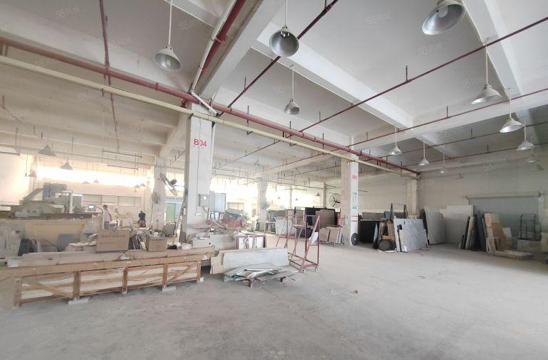 三中村原房东一楼1000平方厂房出租，水电齐全，可办环评