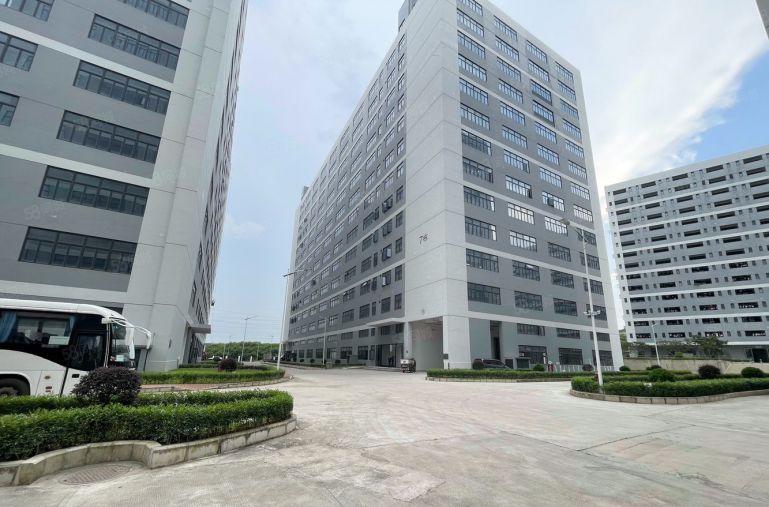 清溪全新厂房出租，每层6部电梯，园区配套齐全！