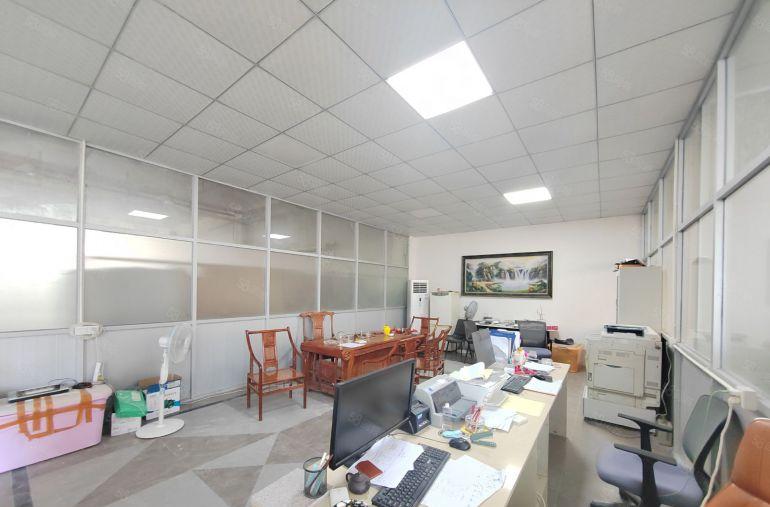 三中村原房东一楼1000平方厂房出租，水电齐全，可办环评