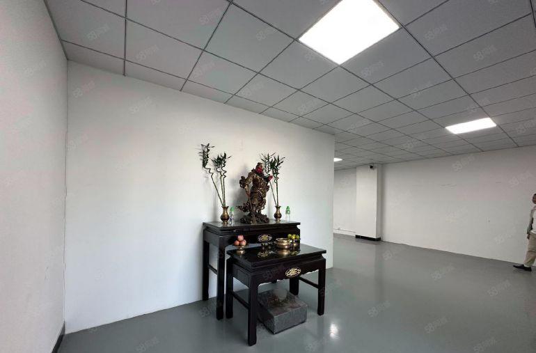 9元尾盘甩租，清溪三中原房东楼上一整层1000平厂房仓库出租