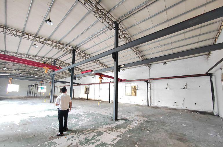 浮岗村单一层钢构厂房600平，18元出租，现成航车，水电齐全